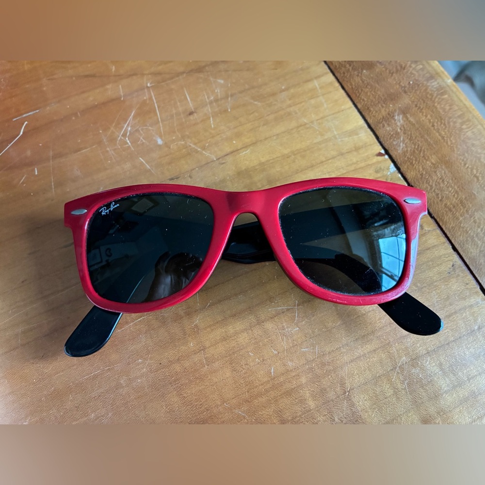 Ray-Ban Wayfarer Red Sunglasses